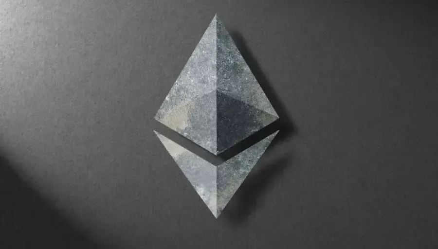 Ethereum's "Midlife Crisis": Daily Revenue Drops 99% in Six Months, Once Rising and Falling Three Times