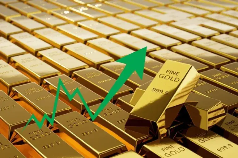 4E Observation: The resonance of safe-haven and interest rate cut expectations, gold has risen over 15.1% this year, reaching a new high